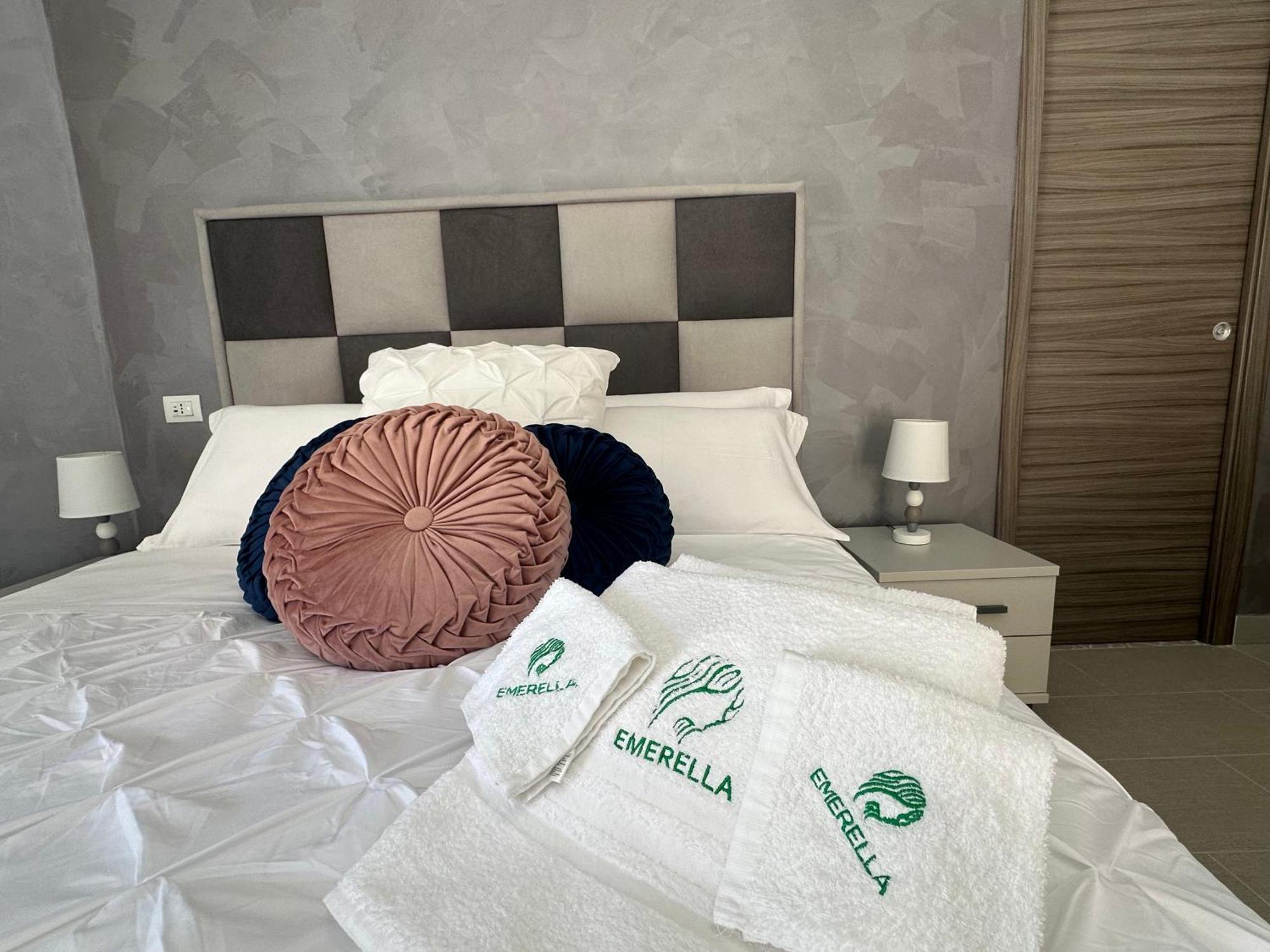 Emerella Luxury Suites-Siderno Lungomare 外观 照片